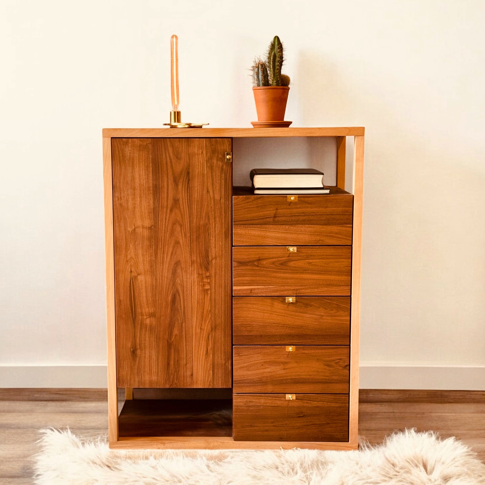 Mino Credenza